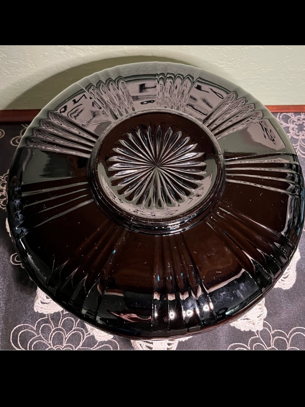 Vintage Black Amethyst Glass Starburst Serving Bowl – Attributed to L.E. Smith